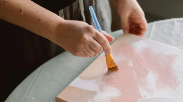 leinwandbild malen (Foto: Christina Horber) leinwandbild malen (Foto: Christina Horber)